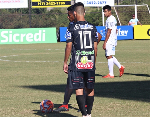 Diretoria do Clube Atlético Votuporanguense busca um meia de qualidade para a Alvinegra (Foto: Rafael Bento/CAV)