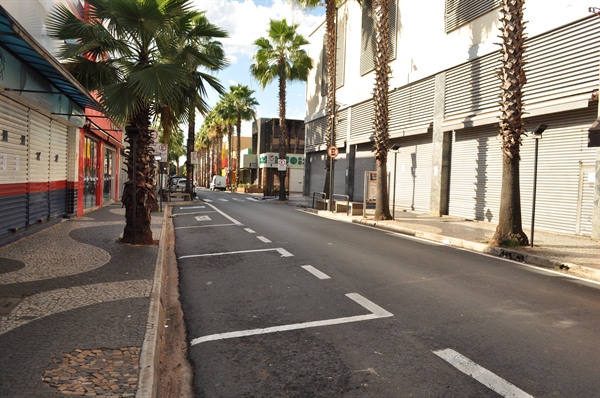 A reportagem do jornal A Cidade esteve na rua Amazonas ontem, às 15h30, para conferir a movimentação no comércio (Foto: A Cidade)