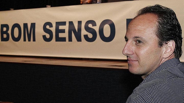 Rogério Ceni representa o Bom Senso FC