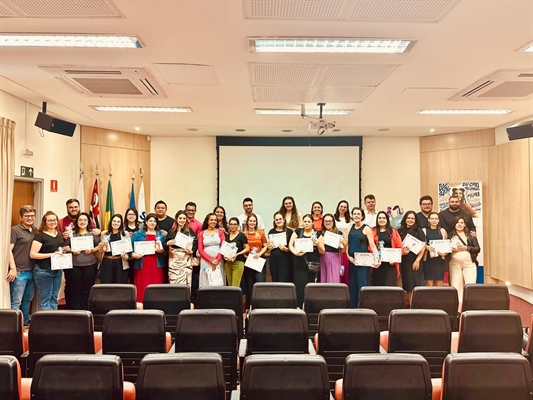 O encontro reuniu mais de 15 famílias, que passaram a manhã fazendo perguntas e trocando experiências  (Foto: SanSaúde)
