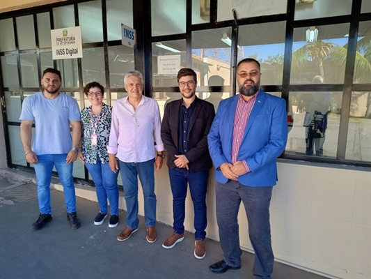 Vanderlei Barbosa dos Santos conheceu a estrutura da unidade ao lado do secretário de Desenvolvimento Miguel Maturana (Foto: Prefeitura de Votuporanga)