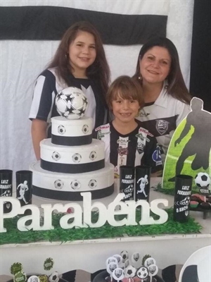 Lorena Pádua Marques Batista e os filhos  Luiz Fernando e Maria Vitória (Foto: Arquivo Pessoal)