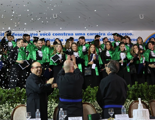 Os egressos da 1ª turma do curso de Medicina da UNIFEV já têm alcançado ótimos resultados no início de suas carreiras (Foto: Comunicação Unifev) 