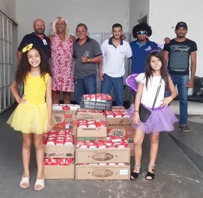 A entrada para este duelo foi um litro de leite para o Hospital votuporanguense (Foto: Santa Casa)