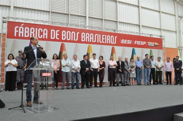 Paulo Skaf entrega Sesi; Senai fica pronto em 2014