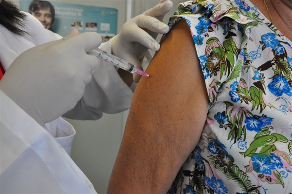 A estratégia iniciada no dia 23 de abril possui cobertura vacinal de 90% estipulada pelo Governo Federal aos municípios (Foto: Divulgação/Prefeitura de Votuporanga) 