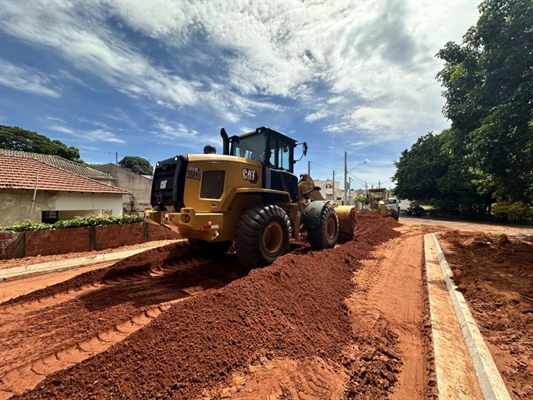 Seba cumpriu a promessa feita na Cidade FM e já iniciou os trabalhos para interligação da rua Antônio Cramolichi com a Prestes Maia (Foto: Prefeitura de Votuporanga)