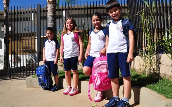 Uniformes têm previsão de entrega para abril