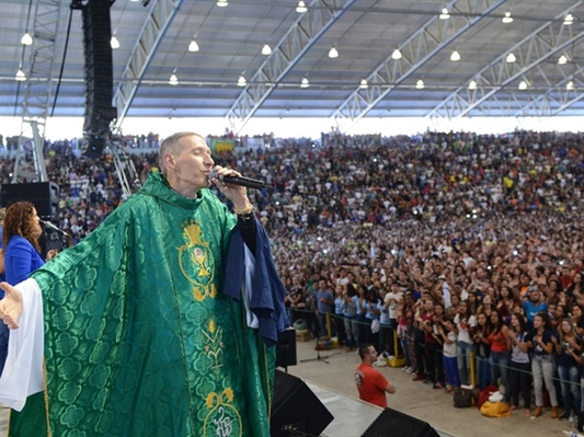 Padre Marcelo Rossi; sinal digital em Votuporanga somente a partir de maio  (Foto: Reprodução)