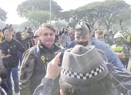 Presidente Bolsonaro foi multado em SP por falta do uso de máscaras. (Foto: Redes sociais)