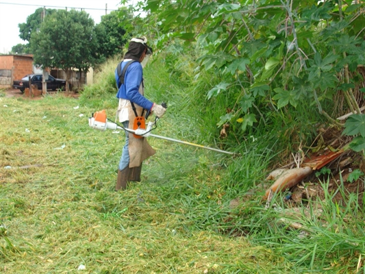 O valor cobrado pelo serviço de limpeza varia de forma cumulativa conforme o tamanho da área (Foto: Divulgação/Prefeitura de Votuporanga) 