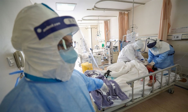 Número de mortes por coronavírus chega a 2.788 casos na China (© CHINA DAILY/Reuters/direitos reservados)