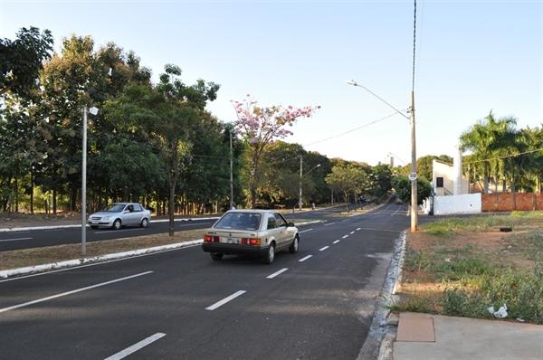 Verificação metrológica no radar leva de 20 minutos até uma hora; ação envolve os fiscais do Ipem-SP e a equipe da empresa responsável (Foto: A Cidade)