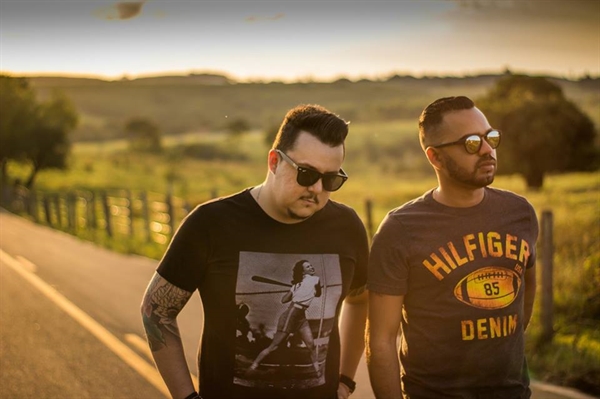 Dupla Bruno Henrique e Luan se apresenta no Baltazar Botequim  