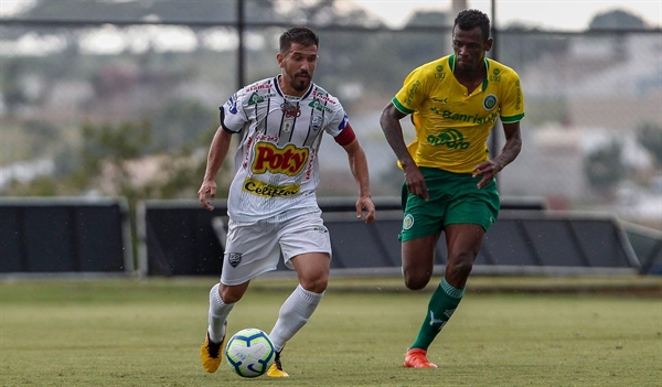 Ricardinho, meio-campista e capitão da Votuporanguense, conversou com a reportagem da Cidade FM (Foto: Rafael Bento/CAV)