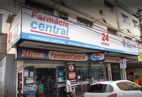 Uma equipe do Serviço de Samu e outra do Corpo de Bombeiros foram acionadas e tentaram reanimar a vítima, mas ela não resistiu (Foto: Reprodução)