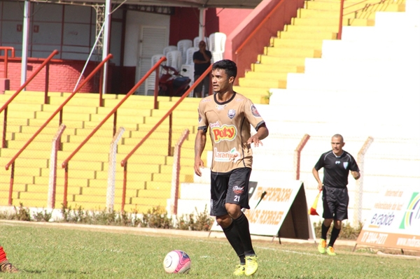 O lateral-esquerdo Diego Aparecido de Assis Jardim tem 19 anos e se prepara para a disputa da Copa Paulista (Foto: Rafael Nascimento/CAV) 