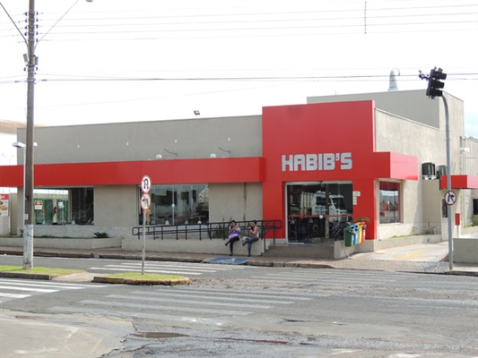 Habib’s completa três meses em Votuporanga