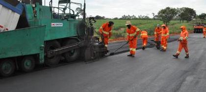 Obras de duplicação na Euclides completam um ano