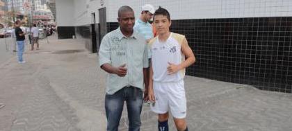 Garoto de Valentim faz testes no Santos FC