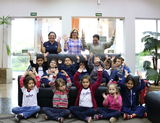  projeto, realizado semanalmente, é uma iniciativa da colaboradora Marta Tertuliano e da supervisora das bibliotecas da Instituição, Rosângela Constâncio Borges (Foto:Unifev)