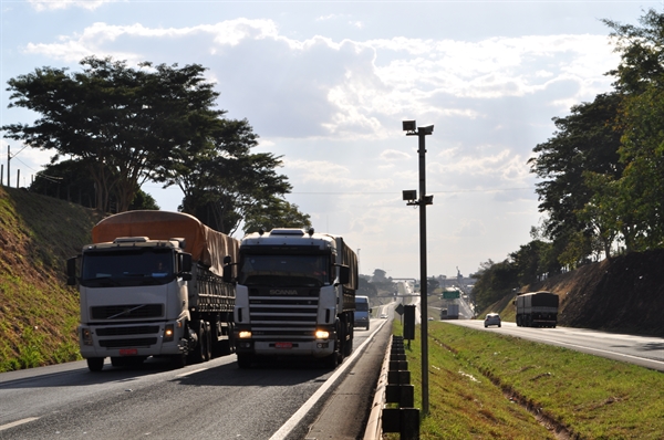 Radares nas rodovias que cortam a cidade já flagraram mais de 2 mil motoristas acima do limite de velocidade (Foto: A Cidade)