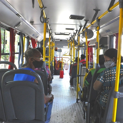 Transporte público de Votuporanga retornou com capacidade reduzida a 50% de ocupação por ônibus  (Foto: A Cidade)