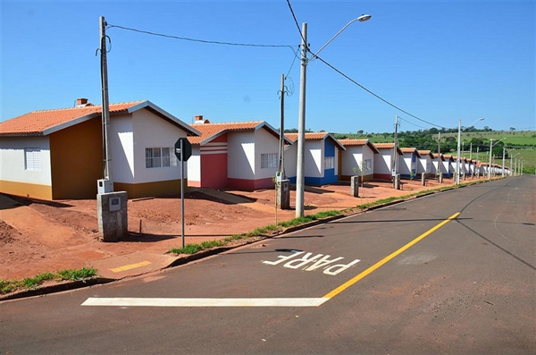 Vereador denuncia casas que estão sem moradores