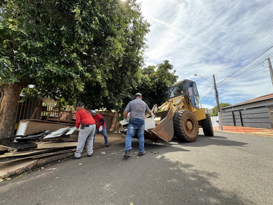 Coleta terá início a partir das 7h; materiais descartados devem ser retirados com antecedência e colocados na calçada por moradores (Foto: Prefeitura de Votuporanga)