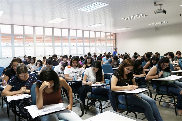 A taxa é de R$ 30, restituída em forma de crédito ao aluno aprovado, quando efetivada a matrícula (Foto: Unifev)