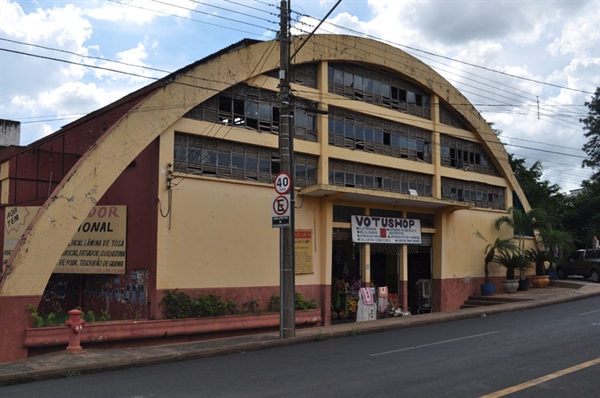 Prefeitura e proprietários assinam escrituras