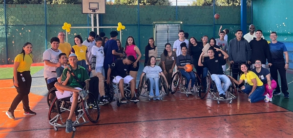 O objetivo foi alertar os alunos do 3º ano do Ensino Médio sobre os riscos e consequências de sofrer um acidente de trânsito (Foto: Assessoria)