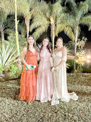 Yeda Nunes, Isabela Nunes, Cleuza Nunes da Silva: três gerações de amor e maternidade (Foto: Arquivo pessoal)