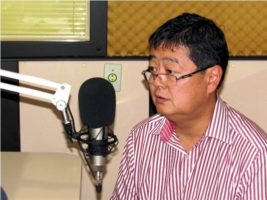 Marcos Roberto Nagata, chefe da agência da Receita Federal do município durante entrevista