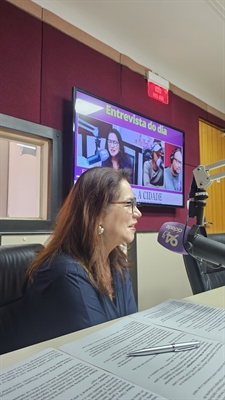 A gerente do Senac de Votuporanga, Eliane Godoi, esteve ontem na rádio Cidade FM 94,7  (Foto: A Cidade)