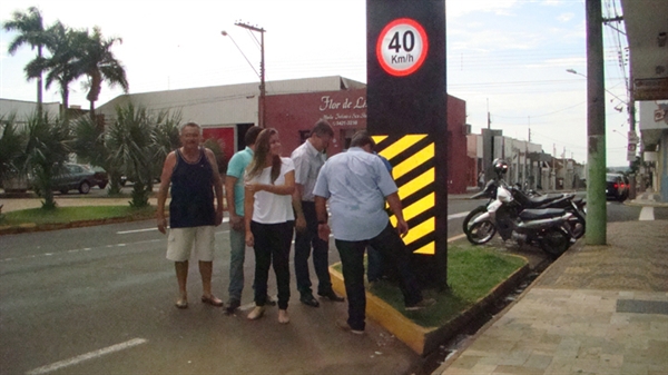 Vereador pede substituição de lombada eletrônica por semáforo