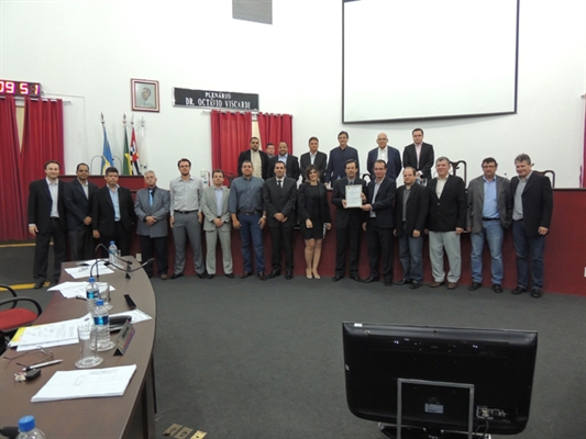 Douglas Lisboa homenageia os advogados