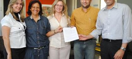 Unifev firma parceria com Sindicato dos Comerciários 