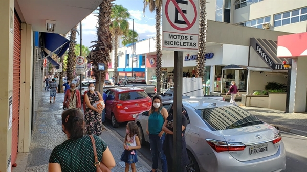 Ao comprar o presente, é importante fazer uma breve pesquisa de preços e avaliar as condições e se o valor cabe no bolso (Foto: A Cidade)