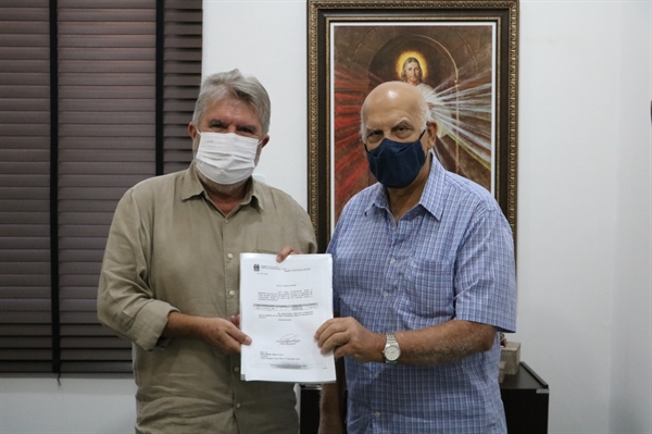 O vereador Meidão foi recebido pelo prefeito Jorge Seba em seu gabinete para o anúncio dos recursos (Foto: Assessoria)