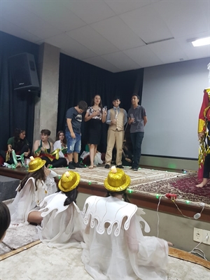 Os alunos subiram ao palco e apresentaram todo o conteúdo disciplinar que aprenderam nas eletivas (Foto: SAB)