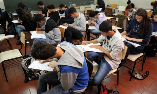 Jovens e adolescentes podem conferir as vagas pela internet até o dia 26 de fevereiro (Foto: Gabriel Jabur/Agência Brasília)