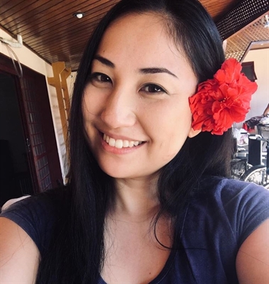 Karen Takeda, de 28 anos, morreu no local do acidente — Foto: Reprodução/Facebook