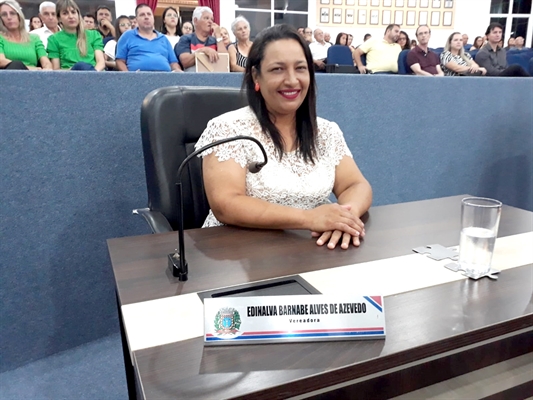 Vereadora Edinalda entre altos e baixos.  Pedir demissão de Comissão Permanente na Câmara não é fato comum. (Foto: Assessoria)