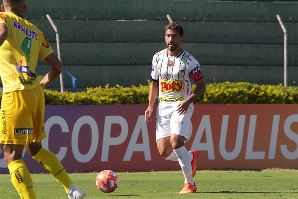 Ricardinho: “quem veste a camisa da Votuporanguense tem que entrar em campo para vencer” (Foto: Rafael Bento/CAV)