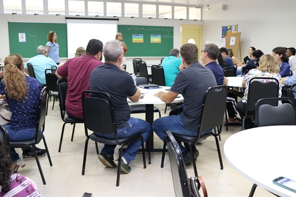 Durante o encontro, os membros dos comitês apresentaram suas análises e sugestões visando à otimização dos processos (Foto: Unifev)