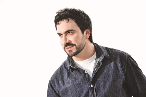 Padre Fábio de Melo faz show inédito em Votuporanga