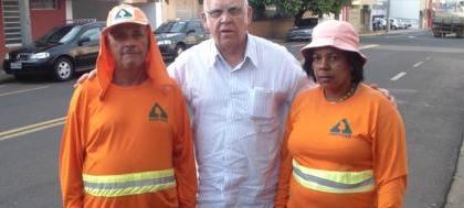 Garis são homenageados pelo presidente da Câmara