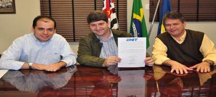 Assessor do Dnit atuaria como lobista de empreiteiras