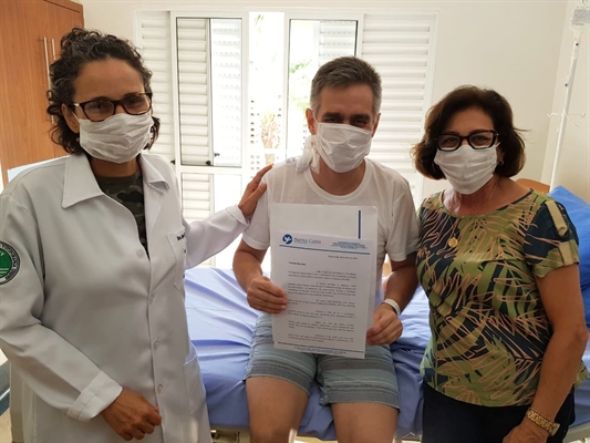 O empresário deixou o hospital após 19 dias internado  ( Foto: Santa Casa)